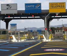 Pedaggi autostradali: contributi per riduzioni sui transiti 2024. Definiti tempi, criteri e requisiti
